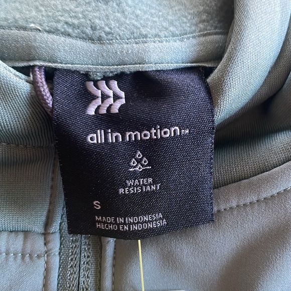 All in motion green light weight jacket - Picture 2 of 4